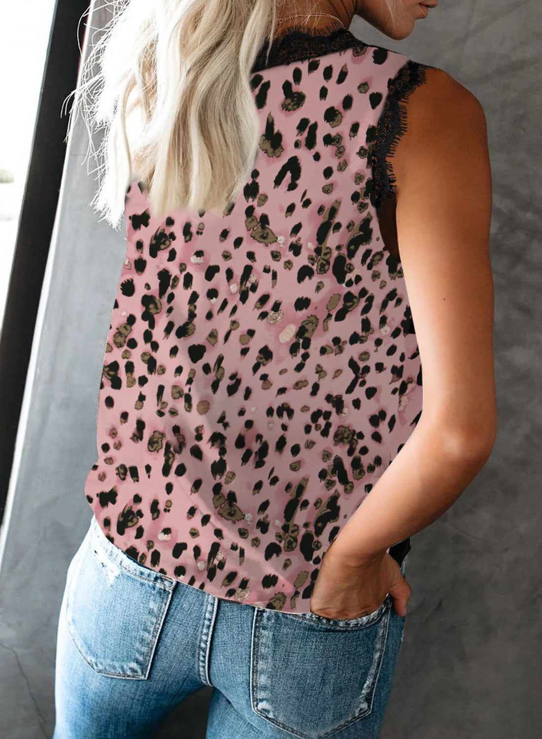 Summer Women's Lace V-Neck Sleeveless Blouse (Plus Size) - LARUNVIK