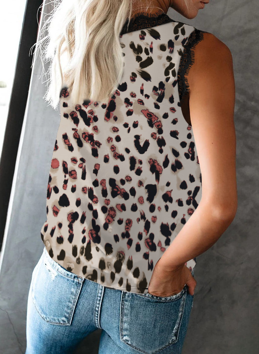 Summer Women's Lace V-Neck Sleeveless Blouse (Plus Size) - LARUNVIK
