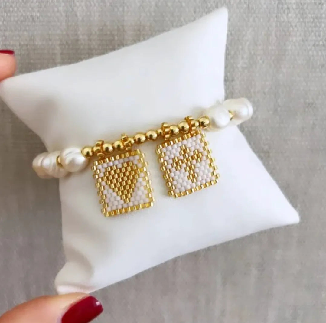 Sacred Freshwater Pearl Scapular Bracelet - LARUNVIK