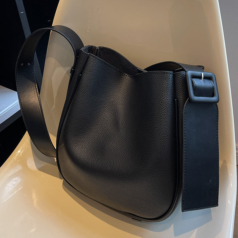 Large Capacity Women's Fashion Shoulder Bag - LARUNVIK