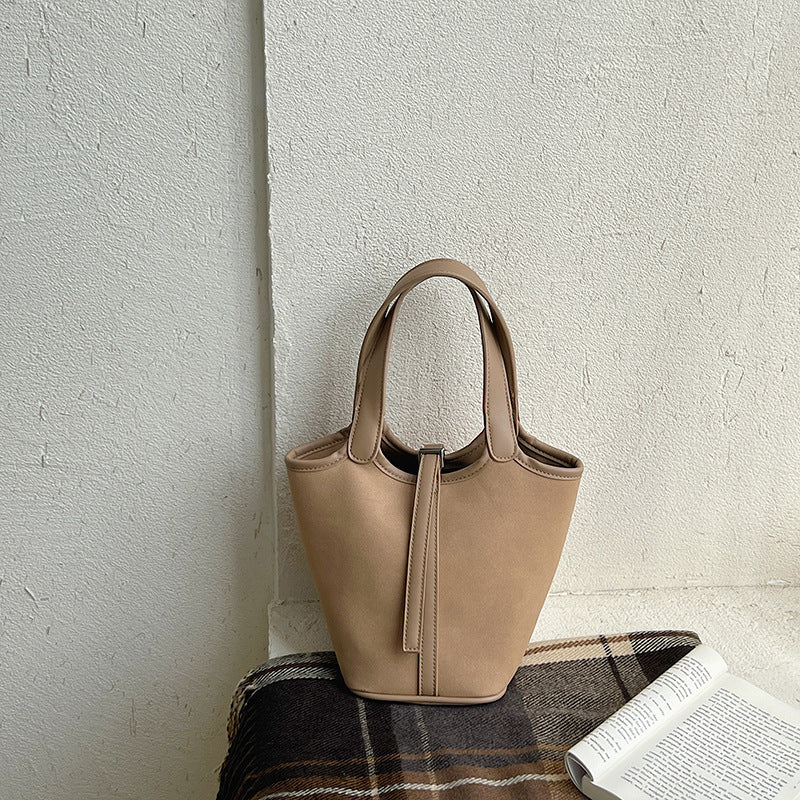 Women's Fashion Temperament Large Capacity Shoulder Bag - LARUNVIK