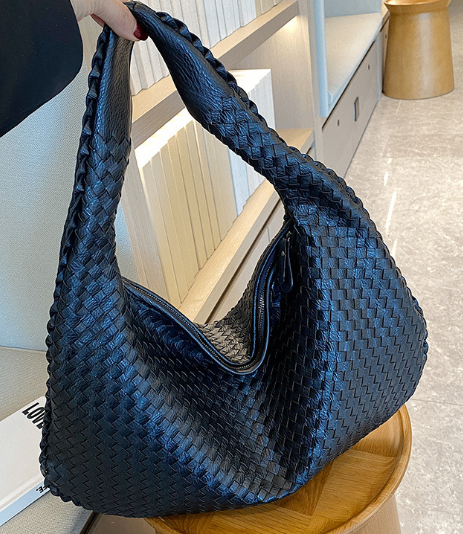 STEPHIECATHY Women's Woven Leather Hobo Handbag (One Item) - LARUNVIK