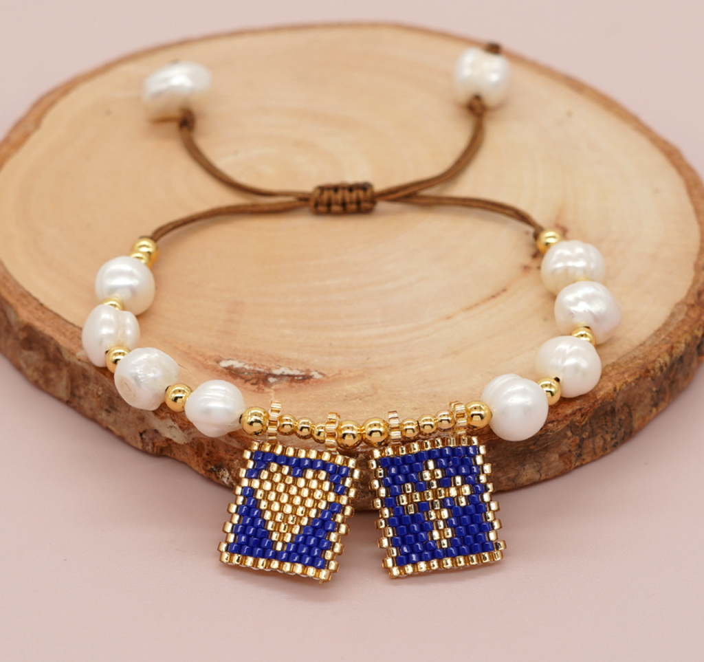 Sacred Freshwater Pearl Scapular Bracelet - LARUNVIK