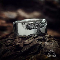 Bague simple avec arbre de vie sculpté style rétro